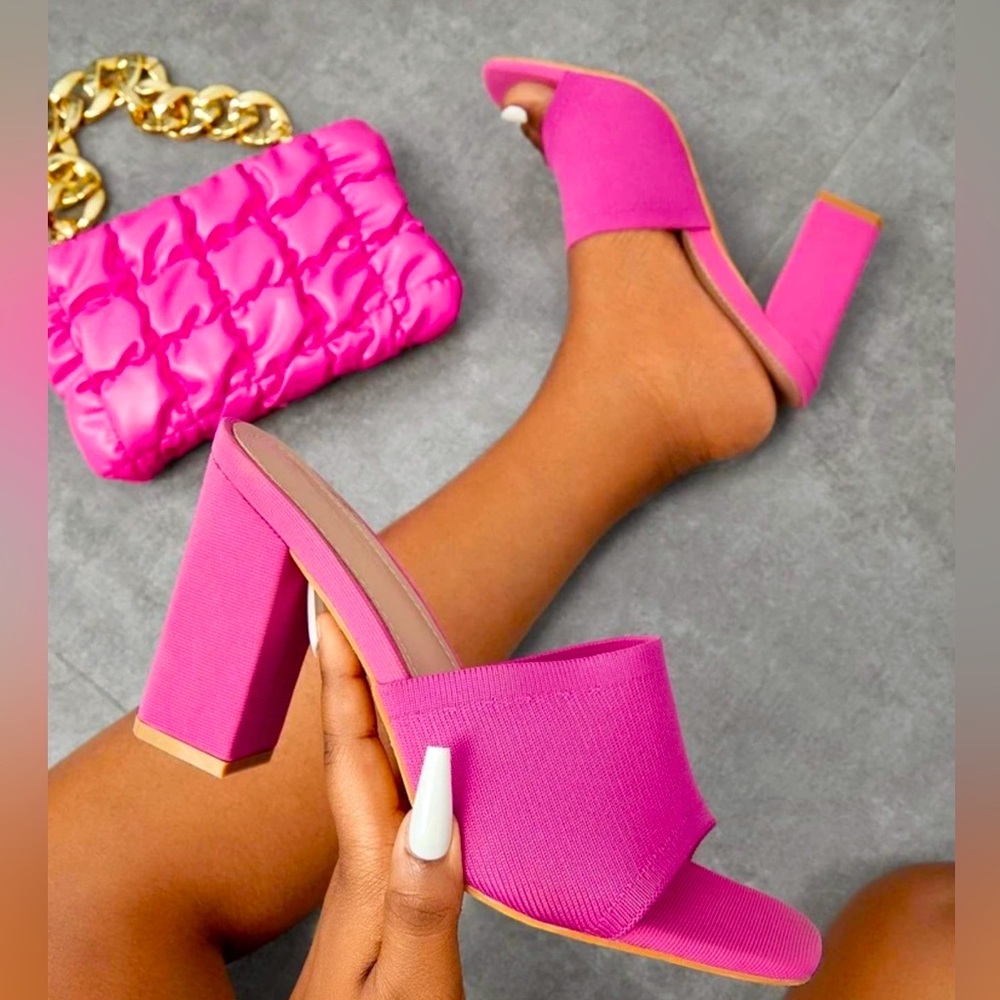 Minimalist Chunky Heeled Mule Sandals